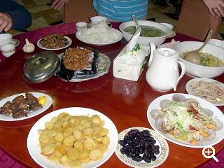 Traditionelles chinesisches Essen im Laoshanzentrum China